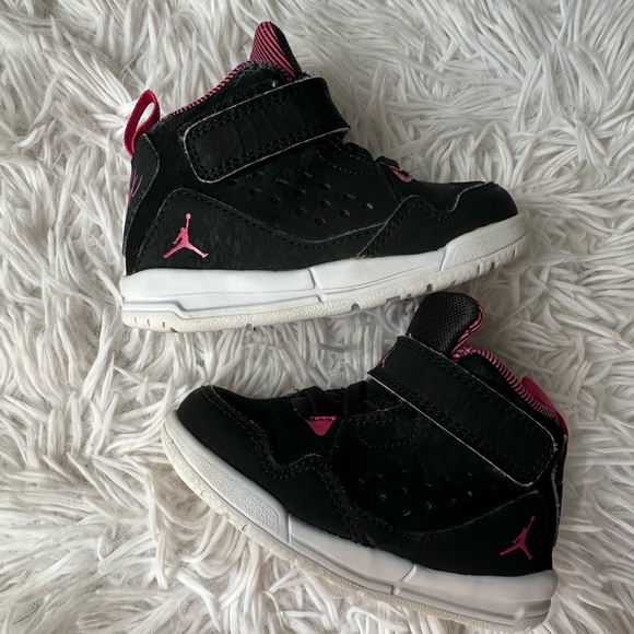 Nike Flight Jordan’s pink and black high top sneakers size 5c - Picture 6 of 8